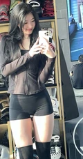 运动美，身材超好的线条大屁股轻熟服运动女生自拍美照