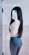 运动美，身材超好的线条大屁股轻熟服运动女生自拍美照