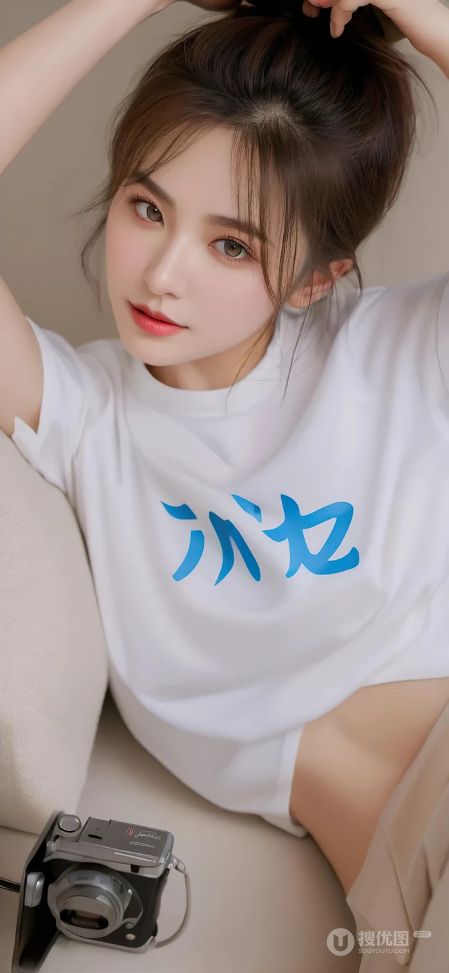 高颜值气质美女，白色T恤ai美女手机壁纸图片