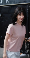青涩学生时期的赵露思纯美照片，学生头造型的可爱清新少女赵露思旧照图片