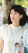 青涩学生时期的赵露思纯美照片，学生头造型的可爱清新少女赵露思旧照图片