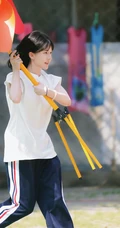 青涩学生时期的赵露思纯美照片，学生头造型的可爱清新少女赵露思旧照图片