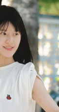 青涩学生时期的赵露思纯美照片，学生头造型的可爱清新少女赵露思旧照图片