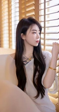 气质时尚有魅力的纹身女生轻熟连衣白裙穿搭动人室内写真套图