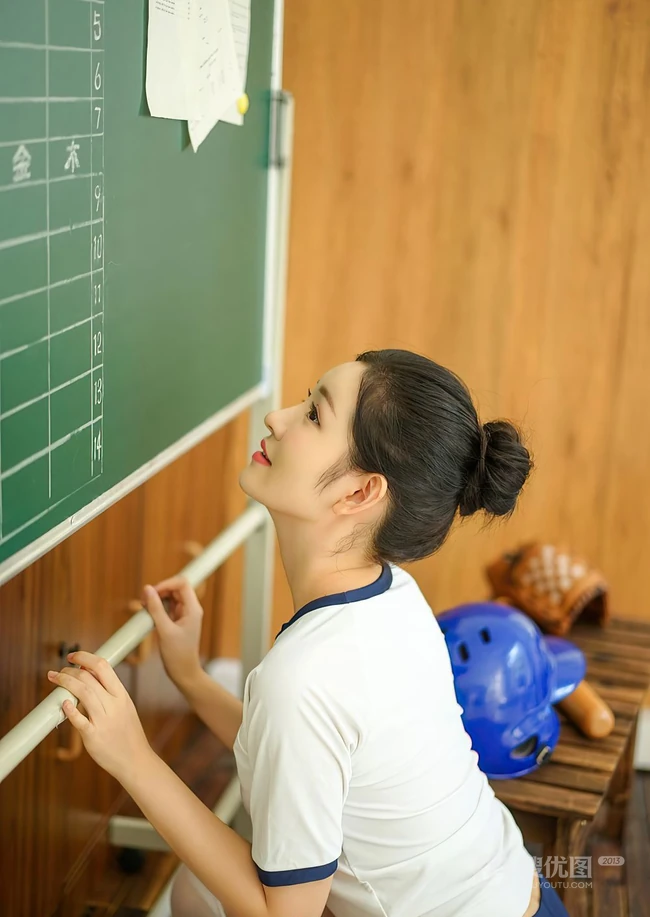 制服短裤棒球女生沈梦瑶学院风写真套图