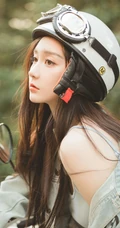 马路上的气质美丽电动车牛仔衣短裤少女超清新美拍艺术写真图片
