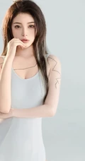 我有故事，你有酒吗？气质轻熟风十足女生紧身白色连体运动衣高清动人写真