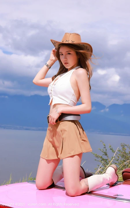 女生与狂野跑车 气质时尚女生夏西CiCi西部女郎风格主题写真套图