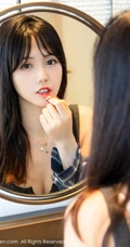 气质大长腿气质女生柚子178肩带灰裙风格袜装装扮大胆特写艺术室内套图