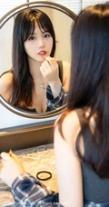 气质大长腿气质女生柚子178肩带灰裙风格袜装装扮大胆特写艺术室内套图