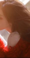 令人无法抵挡的气质高颜值浪漫女生红衣下的风格家居服魅力室内写真图集