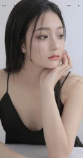 韩系轻氧风漂亮可人女生多款不同穿搭大胆动人艺术写真图片
