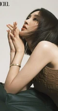 唐艺昕多套魅力着装甜美气质写真杂志图片