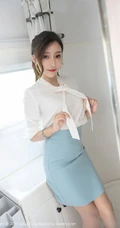 气质女生王馨瑶yanni淡雅多姿制服OL短裙袜装穿搭浪漫房车之旅写真套图