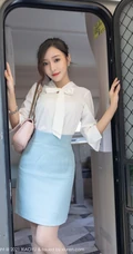 气质女生王馨瑶yanni淡雅多姿制服OL短裙袜装穿搭浪漫房车之旅写真套图