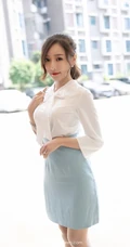 气质女生王馨瑶yanni淡雅多姿制服OL短裙袜装穿搭浪漫房车之旅写真套图