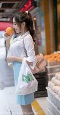 气质女生王馨瑶yanni淡雅多姿制服OL短裙袜装穿搭浪漫房车之旅写真套图