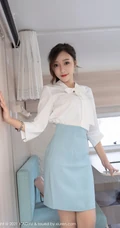 气质女生王馨瑶yanni淡雅多姿制服OL短裙袜装穿搭浪漫房车之旅写真套图