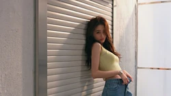 美女徐璐性感多姿简约穿搭写真显白皙美腿高清壁纸图片