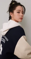 欧阳娜娜多款时尚秋冬装穿搭少女闺房写真美照