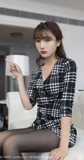 身姿动人气质轻熟陆萱萱气质格纹连衣裙深袜袜穿搭应聘工作剧情版写真套图