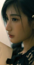 既复古又气质的匀称麻花辫美丽女孩紧身吸睛风格镂空家居服室内写真美图