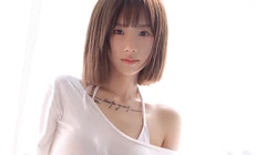 锁骨有纹身的清冷娇小可人美肩短发美女高清私房写真壁纸图片