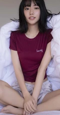 这是武田玲奈吗？气质的纤细线条加上可爱小短裤，让人一见钟情啊！