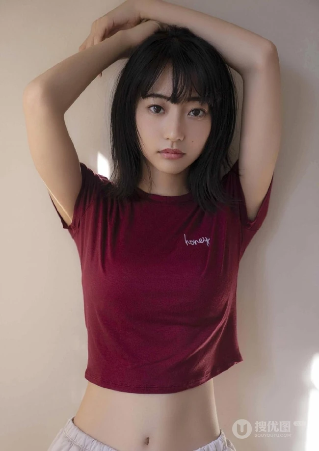 这是武田玲奈吗？气质的纤细线条加上可爱小短裤，让人一见钟情啊！
