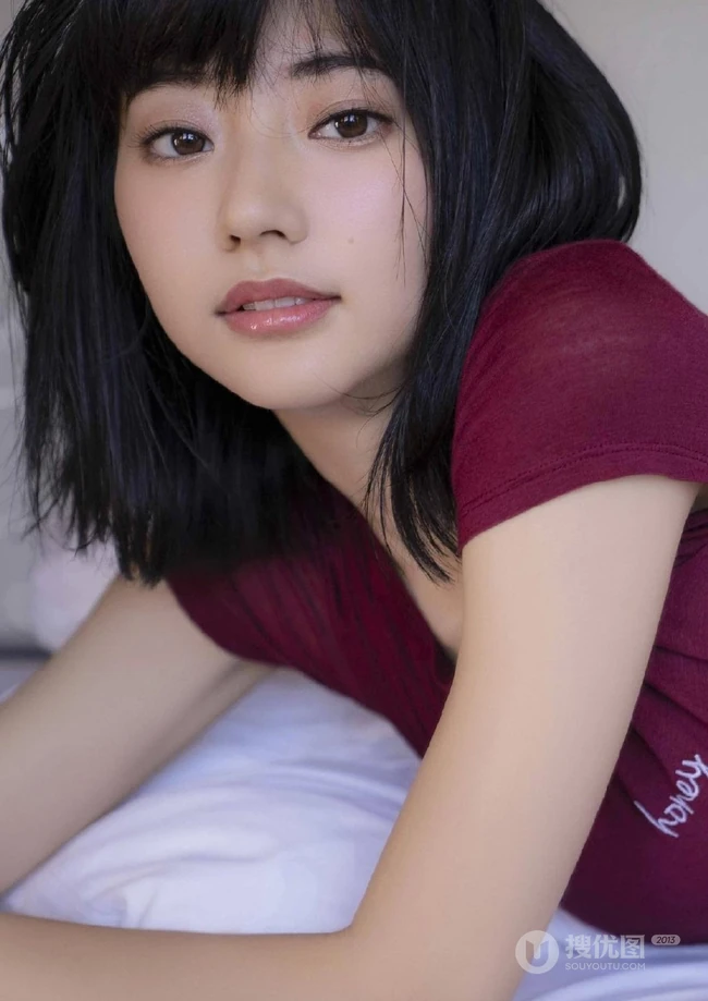 这是武田玲奈吗？气质的纤细线条加上可爱小短裤，让人一见钟情啊！