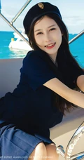 看那游艇上的海军服短裙女生尹甜甜清爽甜美激情浪漫海上写真套图
