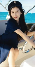 看那游艇上的海军服短裙女生尹甜甜清爽甜美激情浪漫海上写真套图