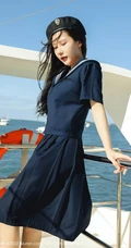 看那游艇上的海军服短裙女生尹甜甜清爽甜美激情浪漫海上写真套图