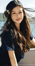 看那游艇上的海军服短裙女生尹甜甜清爽甜美激情浪漫海上写真套图