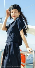 看那游艇上的海军服短裙女生尹甜甜清爽甜美激情浪漫海上写真套图