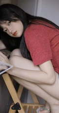 厨房里洗洗漱漱的可爱美丽少女身影唯美居家休闲装写真美照图集