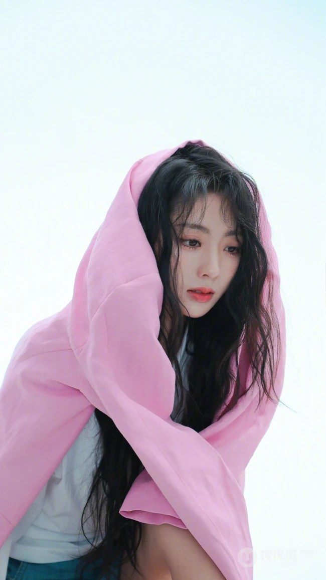 美女邢菲青春靓丽休闲穿搭唯美写真手机壁纸图片