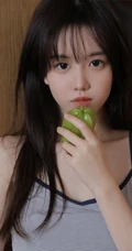 笑容超甜的完美甜系女友少女斑马纹肩带背心短裤居家动人写真照片