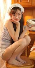奶甜奶甜的长发线条感精选身材少女诱人居家写真照片