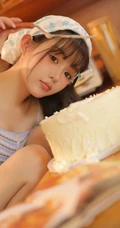 奶甜奶甜的长发线条感精选身材少女诱人居家写真照片