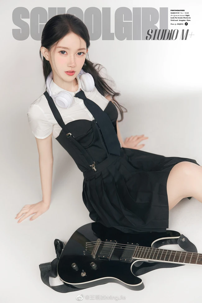 音乐系女孩，清新清新吉他少女校花高清图片