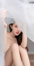 秀色掩今古，荷花羞玉颜，白衣校花与大长腿气质女生轻纱写真