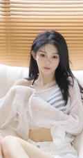 奶油风的家，温暖又舒心，清纯长发女生小姐姐着白衣短裤高清室内照