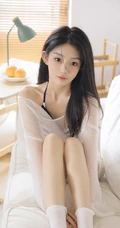 奶油风的家，温暖又舒心，清纯长发女生小姐姐着白衣短裤高清室内照