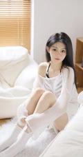 奶油风的家，温暖又舒心，清纯长发女生小姐姐着白衣短裤高清室内照