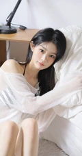 奶油风的家，温暖又舒心，清纯长发女生小姐姐着白衣短裤高清室内照