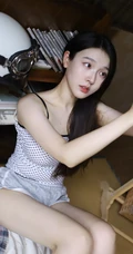 超好看女生小姐姐气质紧身肩带波点小背心短裤居家美照