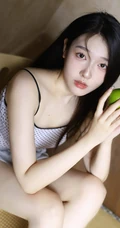 超好看女生小姐姐气质紧身肩带波点小背心短裤居家美照