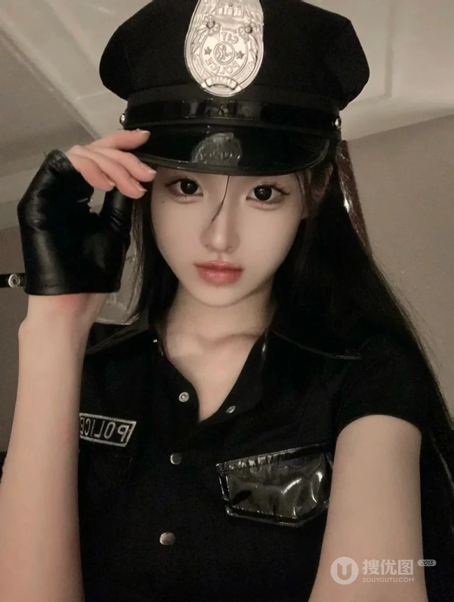 超高颜值长发精选少女动人cos制服装私人美照