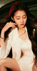 大长腿女演员关晓彤地下车库酷飒写真图片